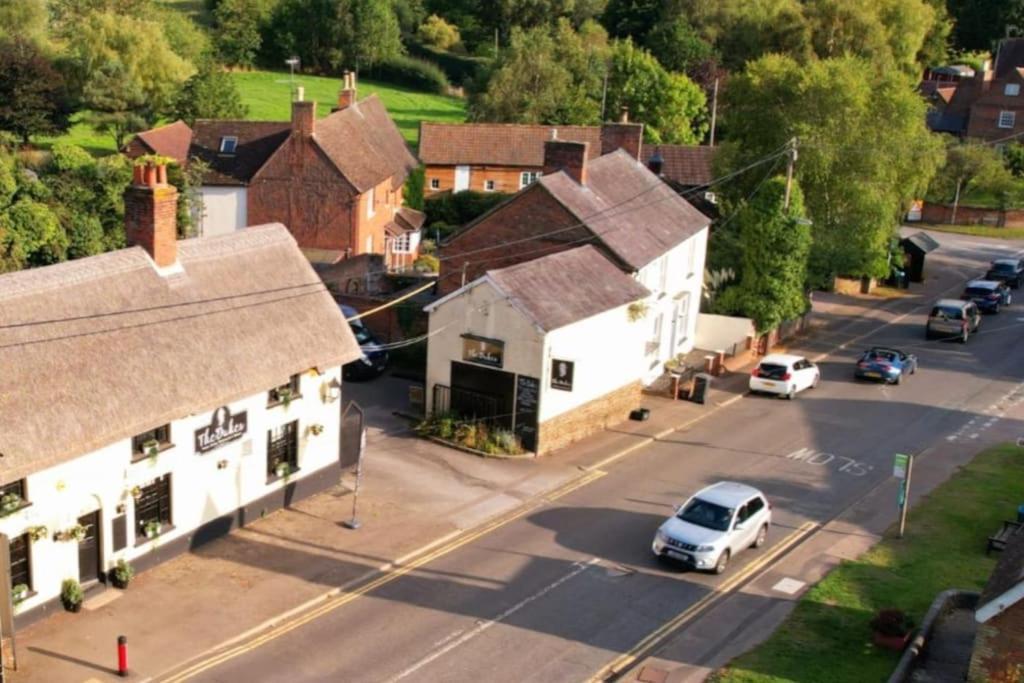 Hotel The Dukes Leighton Buzzard Exterior foto